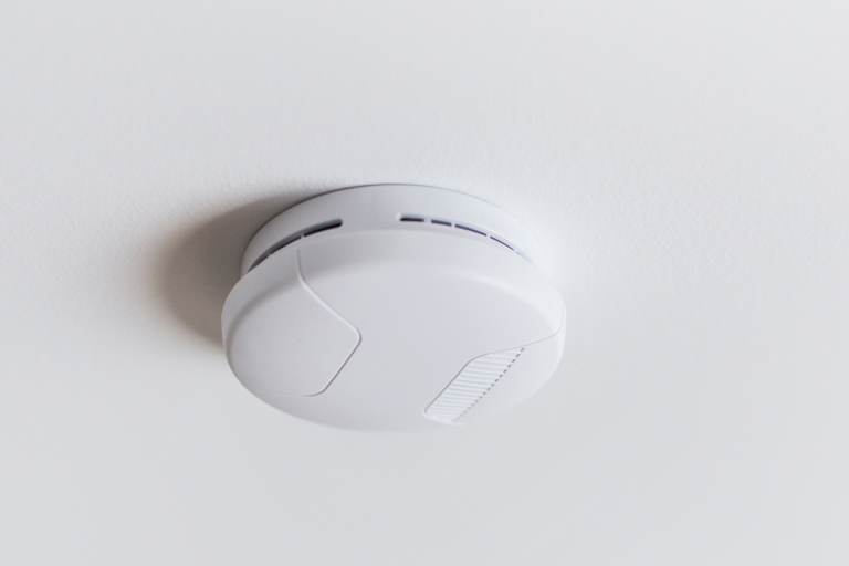 simple smoke alarm